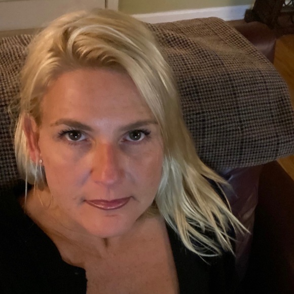 Meet your Posher, Sandra - Picture 3 of 9